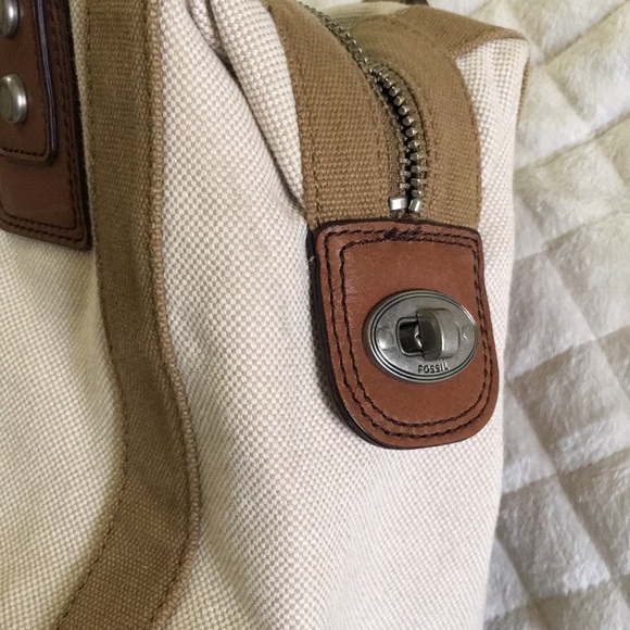 FOSSIL Purse - Picture 16 of 16